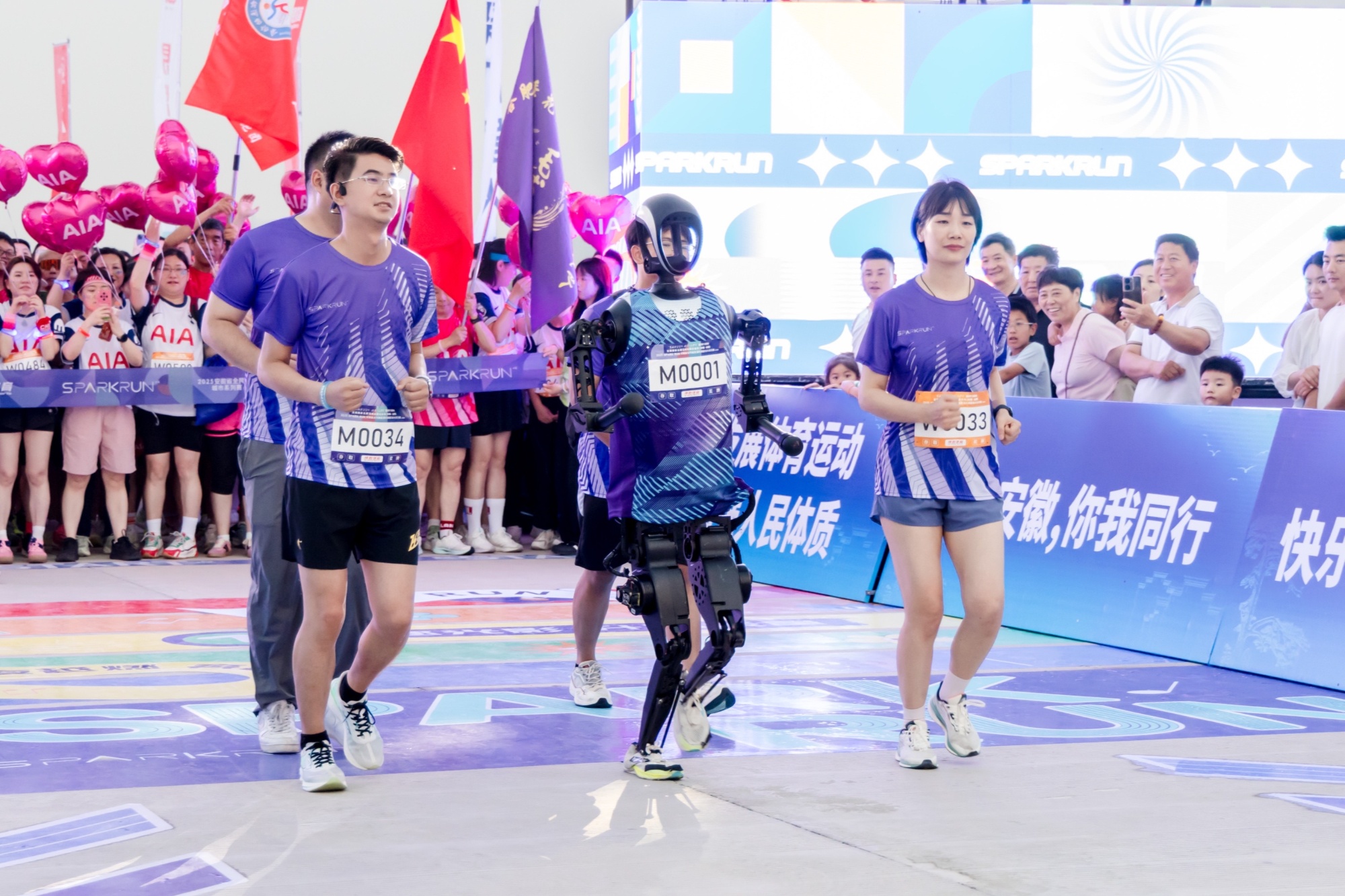 机器人如何踢足球（体育科技范儿(图1)